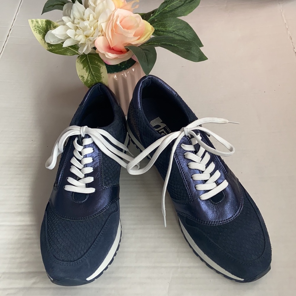 LIKE NEW Umberto Raffini Cute Blue Sneakers Size 42 Lace Up With Zippers
